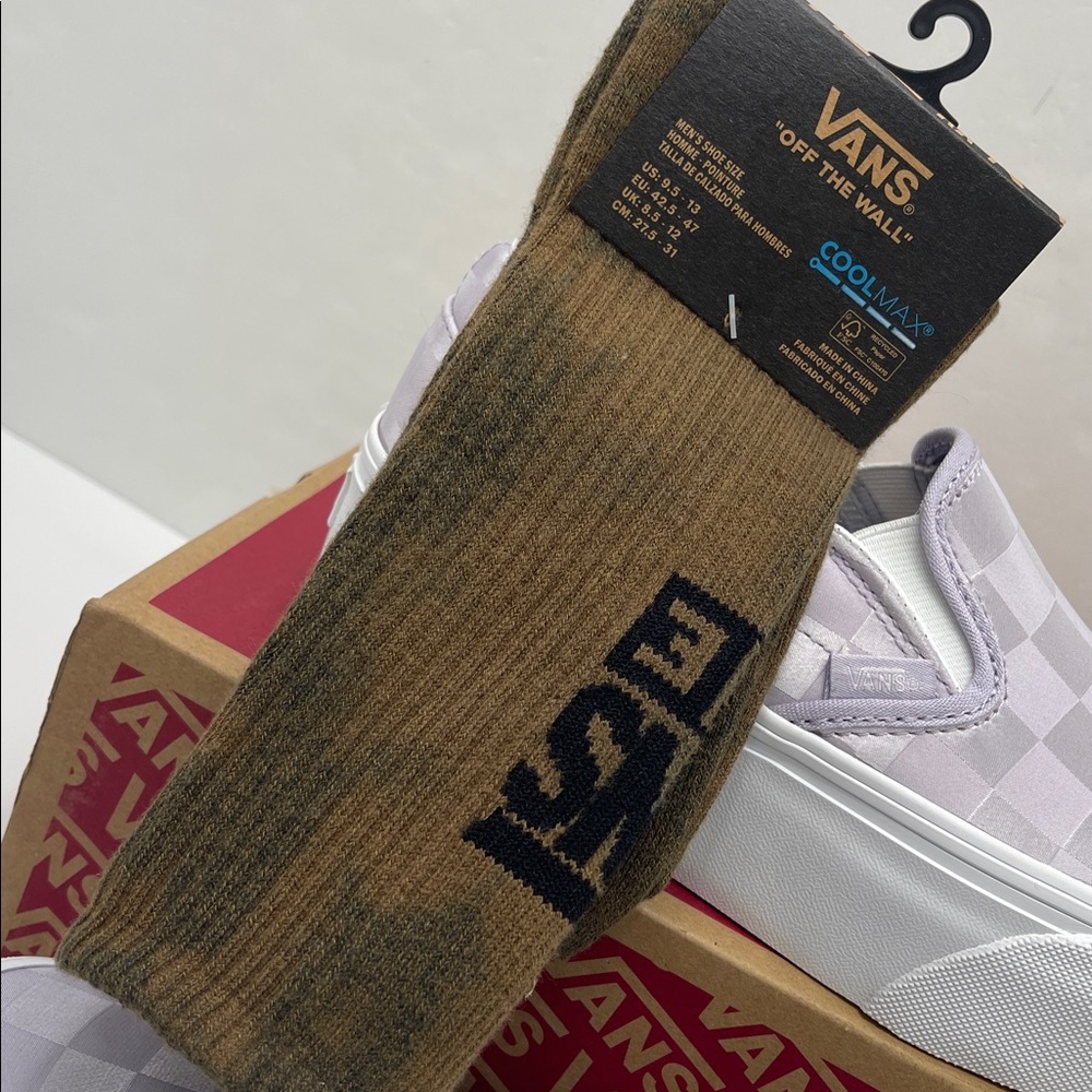 Vans CoolMax technology for comfort.
 "Off The Wall" Crew socks (1 pair) - Picture 11 of 16